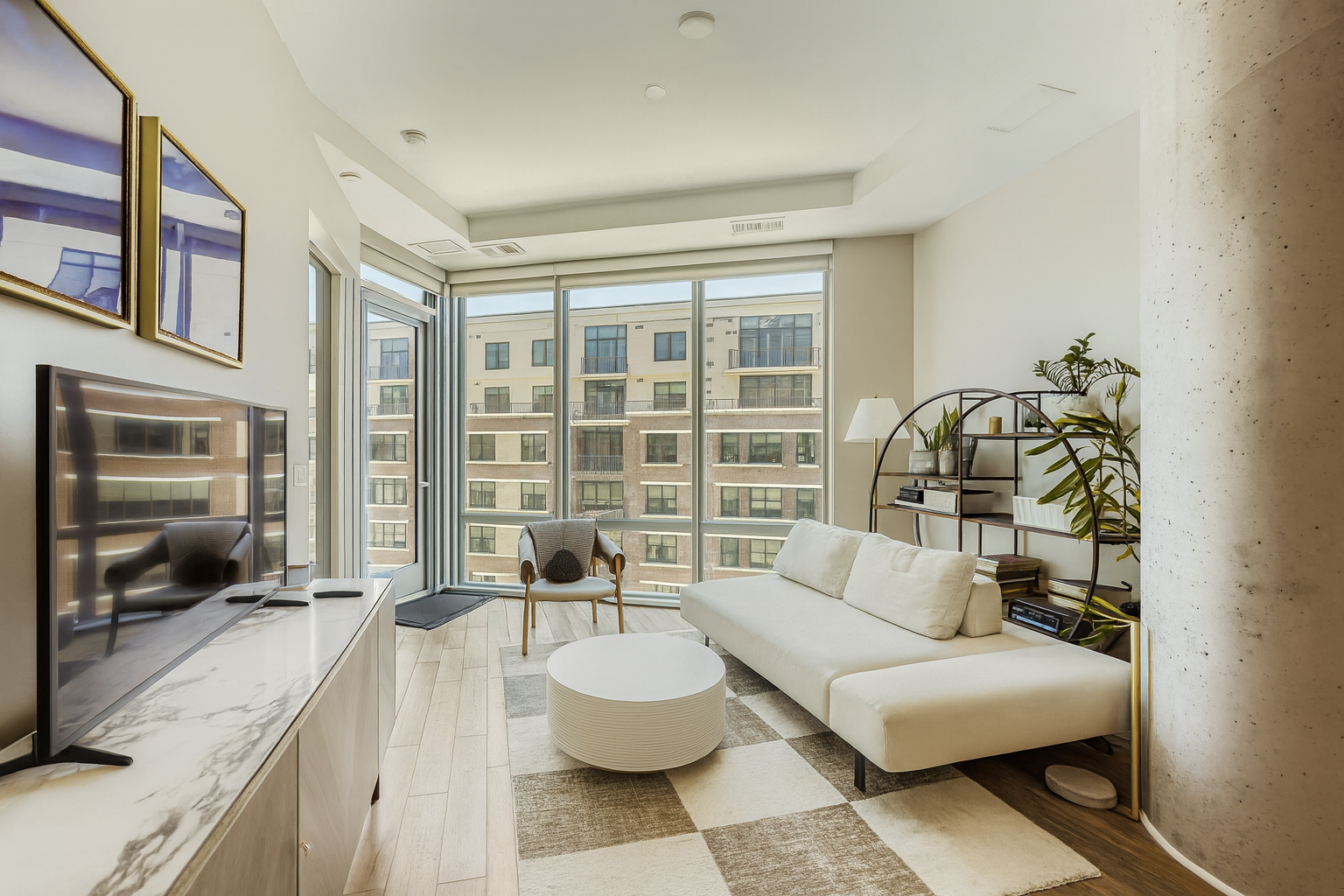 Stunning 1 Bedroom + Office Loft-Style