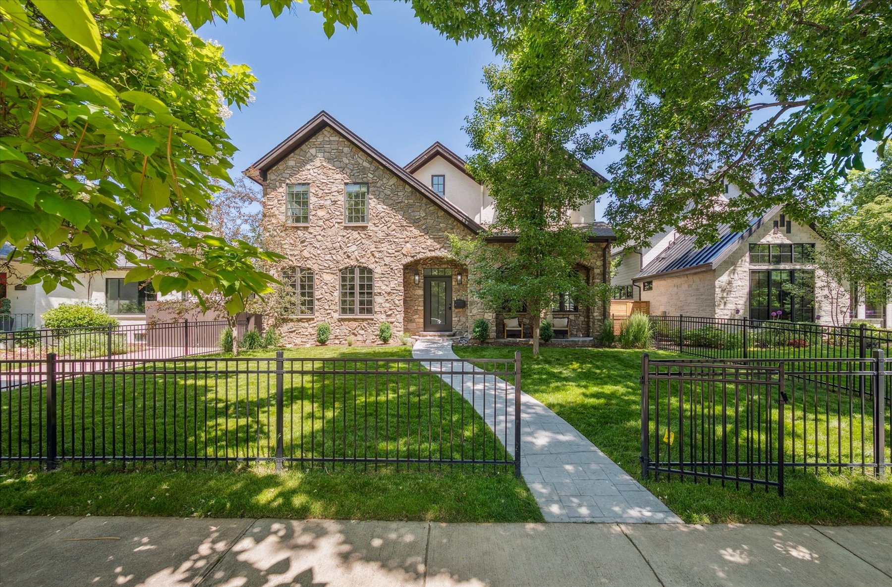 Timeless Elegance in Bonnie Brae: 3-Story Classical Masterpiece