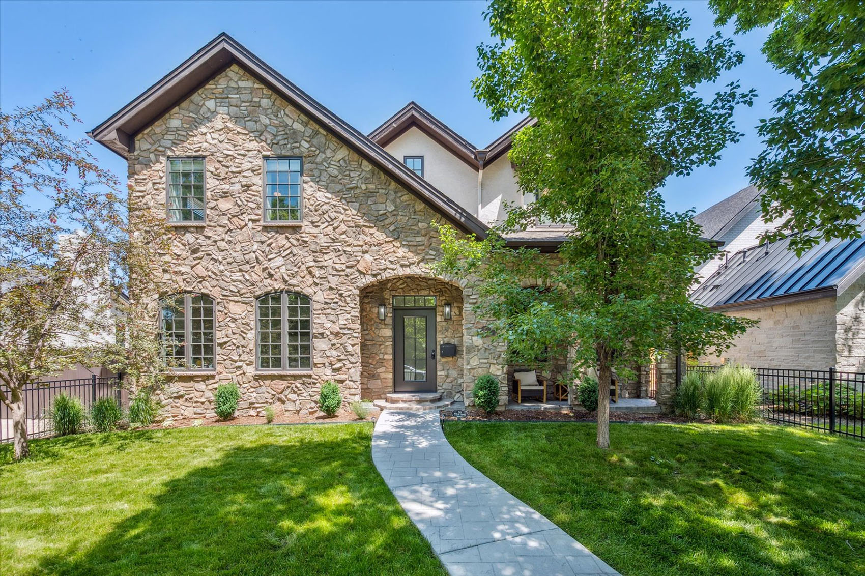 Timeless Elegance in Bonnie Brae: 3-Story Classical Masterpiece