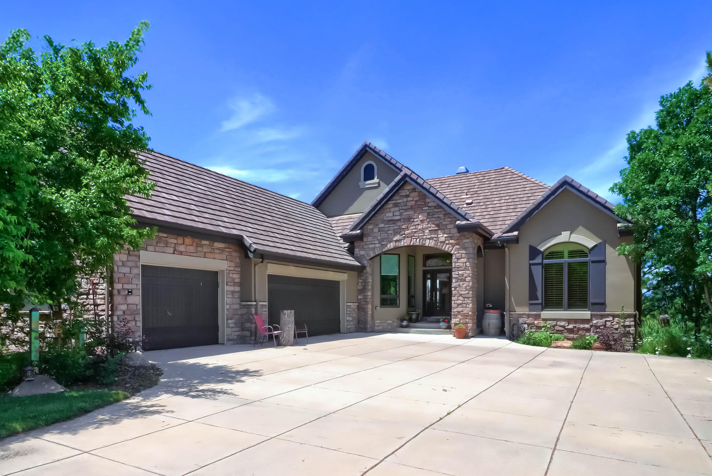 Partially Furnished 4 Bedroom Home in Castle Pines!