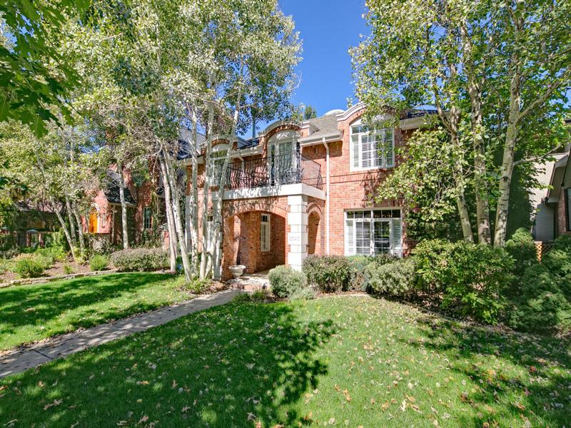 Stunning, Fully Furnished Home in the Charming Bonnie Brae Neighborhood, Available NOW!