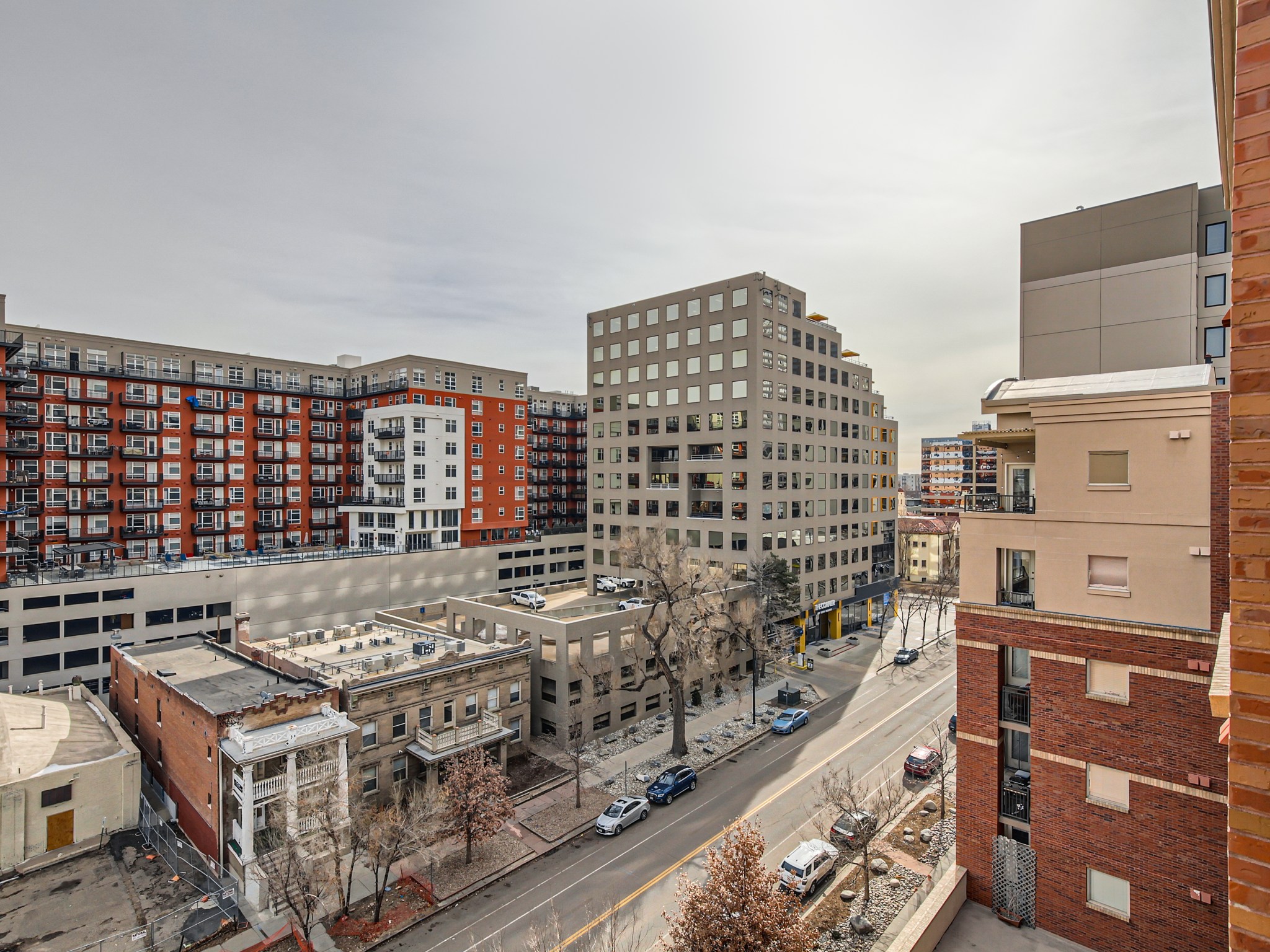 Stunning 2-Bedroom Condo in the Heart of Uptown Denver – Mountain & City Views!