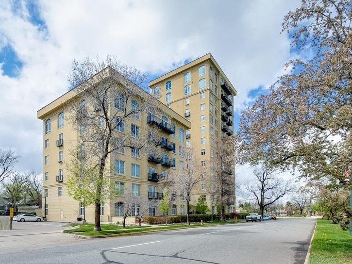 Stylish Condo in Prime Denver Location – Bright, Updated, and Move-In Ready