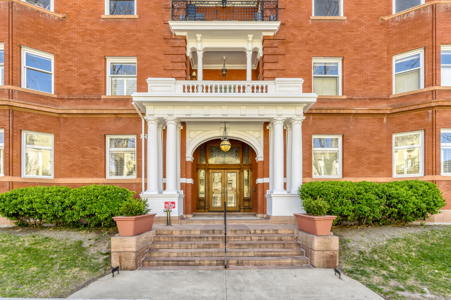 Luxury Uptown Living – Stylish 2BR 2BA in Prime Walkable Location